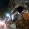 警官が黒人女性を殴って気絶させた時の警官のボディカメラがアップされる　これは警官悪くないだろ