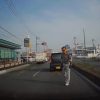 【マジキチ】 埼玉県越谷市で煽り運転しながらエアガンを撃つヤベー軽四が発見される