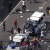 アメリカの抗議デモで黒人たちが警察車両を破壊して回る衝撃の映像