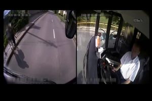 バス運転手が強盗に襲われている老婦人を見つけて救う映像　カッケー・・・