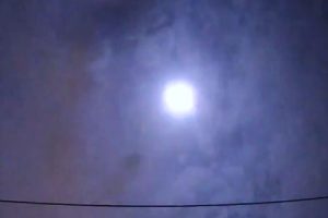 7月2日の02時に東京上空を通過した隕石の映像が凄い　結構ハッキリ映ってるな・・・