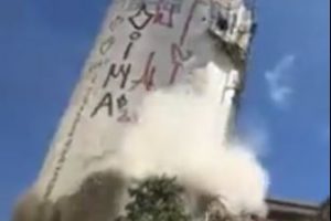 【衝撃】巨大な給水塔の解体に失敗しとんでもない事になってしまう映像