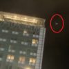 沖縄県那覇市前島３丁目の「ホテルアクアチッタナハ」の屋上から飛び降り自殺する男性の映像