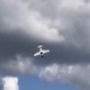 小型飛行機がアクロバット飛行中突如ストールし、そのまま墜落し死亡する事故映像