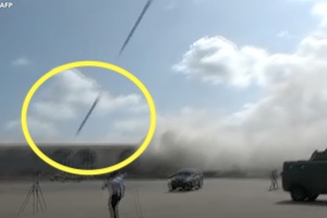 【衝撃映像】イエメンの閣僚らを狙った迫撃砲が着弾する瞬間の映像が恐ろしい。