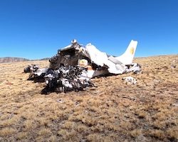【動画】ハイキング中の男性が見つけた墜落機の残骸。コロラド州アルマ