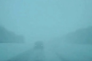 【死亡事故】極端に視界が悪い道路でタクシーと正面衝突したドラレコ動画。