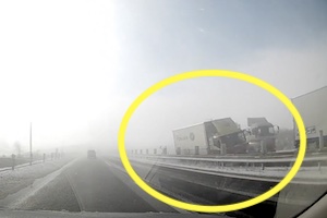 【動画】東北道多重事故の現場を通りかかったドラレコに突っ込んでくるトラックが映る(@_@;)