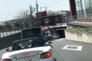 【2.3m】千葉県でお間抜けなパトカー（箱）が撮影されてしまうｗｗｗ