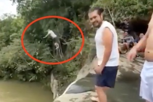 【死亡事故】滝に飛び込んだ27歳の男が大勢の目の前で溺死。その映像が公開される。