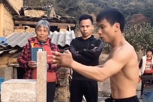 どんな破壊力だよ。中国のワンインチパンチの達人がやべえ動画。