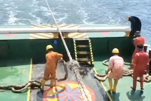 事故は慣れた頃に。安全管理ゼロの船上で起きた恐ろしい事故の動画。
