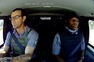 武装強盗の襲撃を冷静に切り抜けた現金輸送車の運転手がすごい動画。
