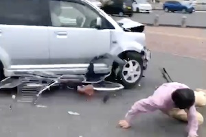 【衝撃】これは事件の予感。苫小牧市に大暴走軽自動車が現る。動画追加、犯人確保の映像を追加しました。