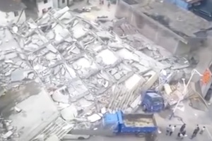 【動画】中国で7階建てマンションが倒壊して5人が死亡、7人が負傷の現場。