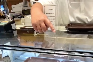 ドラえもんすぎる洋菓子店の店員さんの動画が大人気に。これは想像以上にすごい。