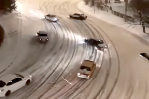 【動画】シベリアではこの運転スキルがないと生きていけない。