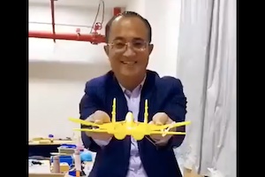 【動画】中国人さん、めちゃくちゃ革新的なラジコンを発明してしまう。