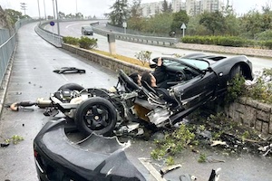 もう少しで死ぬところだったロータス・エキシージ乗りの危険なスピン事故。