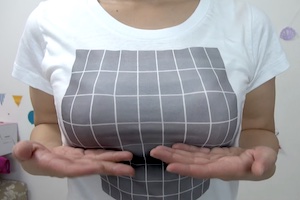 イリュージョンTシャツで貧乳を巨乳に見せる日本人女性の動画が人気にｗｗｗ