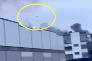 【動画】ウクライナの空港に巡航ミサイルが命中する瞬間の映像が公開される。