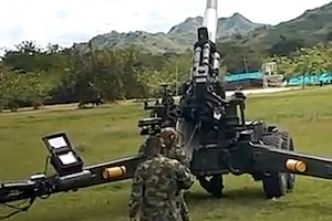 【軍事】訓練中に155mmキャノン砲が爆発してしまう事故の映像。