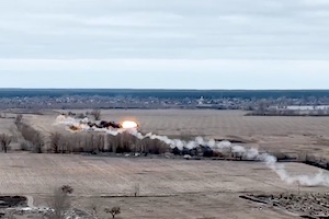 【動画】ウクライナ軍がロシアの戦闘ヘリを撃墜する瞬間が高画質で記録される。