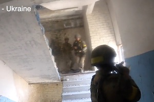 ウクライナ戦争の内側。チェチェンのスペツナズと近距離戦闘を行うウクライナ外国人部隊の映像。