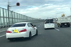 【旧作】東名高速で鬼のように威嚇してくる日産フーガの動画が再ブレイクする。