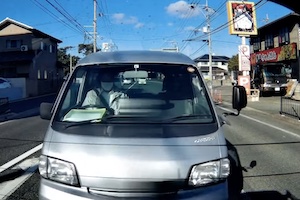 【福岡】ドラレコで証拠ばっちり。スマホ運転のボンゴに追突されてしまう車載。