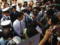 日本人よどこへ向かう？尖閣諸島問題でソフマップに詰め寄る人々のムービー