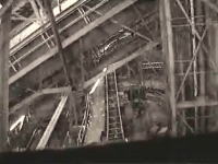 これはレア映像。ディズニーランドのスペースマウンテンの内部映像。WDW