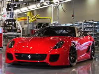 【欲しい】フェラーリすご過ぎワロタｗ「599 GTO」工場の風景と、街での試運転
