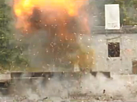 次世代の手榴弾が凄い。最大限に威力を発揮する為に爆発の直前にジャンプする。