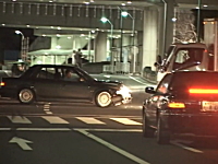東京の公道でドリフト⇒トラックと衝突⇒そのまま逃走。反対車線激走（DQN）