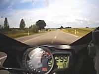 スピードメーター299km/h振り切り！の状態でネズミ取りの目の前を通過してみた動画