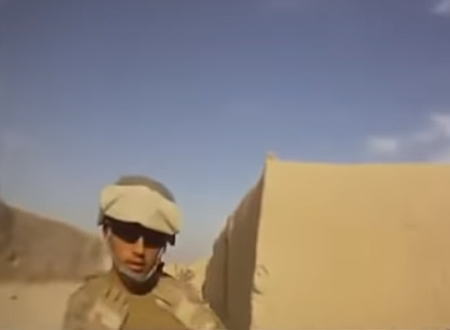 戦争ビデオ。アフガンで米軍兵士が地雷を踏んでしまう瞬間のヘルメットカム