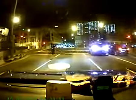 うわあ(@_@;)これは助かっていない気がするフェラーリ599GTOの事故ビデオ。