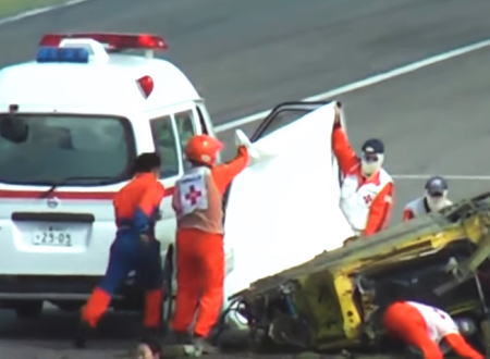 鈴鹿のフェラーリオーナーズイベントでの重大事故を間近で撮影したビデオ。