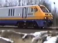 前を行く貨物列車に衝突しそうになった後続列車の運転手が最後に取った行動。