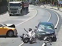 2ちゃんに投稿された交通事故動画。ドライブレコーダーの事故まとめ！