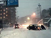 大雪の日の神奈川～東京を走ってみた動画。慣れない雪に四苦八苦する人たち。
