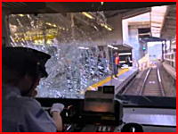 京急線横浜駅で発生した電車飛び込み自殺の瞬間の映像がアップされる(((ﾟДﾟ)))