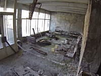 廃墟探索。原発事故で廃墟と化したチェルノブイリの今。福島は大丈夫なのかよ。