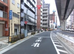 一時停止の取り締まりポイントでめっちゃ停止してみた動画。警察官困惑ｗｗｗ