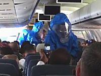 乗客の一人が機内で「俺はエボラに感染している！」と嘘をついた為に大事に。