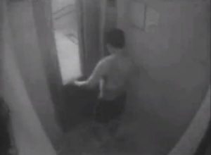 中国のホテルで突然動き出したエレベーターに挟まれて女性従業員が亡くなる。