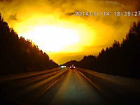 隕石の爆発？ロシアで撮影された夜空を照らす謎の閃光の映像が話題に。