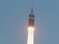 NASAが新型有人宇宙船「オリオン」の打ち上げ＆帰還テストを成功させる。
