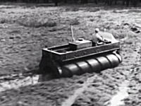 1960年代に考案された水陸両用の乗り物がなかなかカッコイイ。スクリュービークル